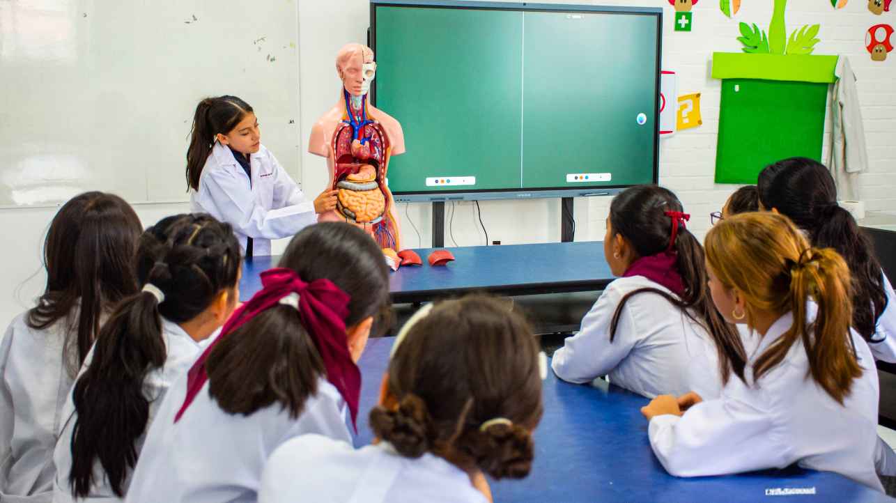Colegio femenino en Cuenca
